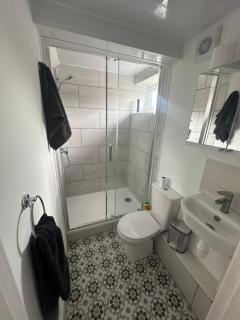 Cosy new build home 15 min walk to the city centre en-suite - 1
