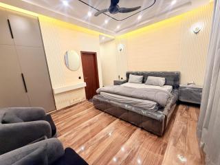 Signature Suite - 2