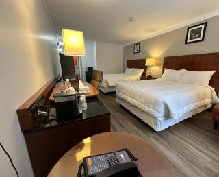 Sunset Inn & Suites - 1