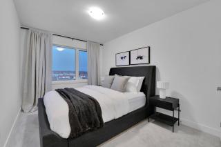 Modern 2BR Executive Stay, FREE WIFI, Parking - 9
