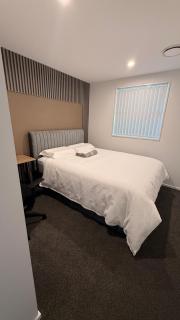 The Gem - 5 bedroom brand new house - 7