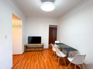 Comfortable apartment just steps from Chinatown - 2