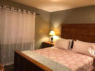 Very Comfy 2BR 2BA with Parking Animal Stay is Free - 1
