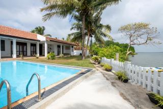 Lagoon-Facing Negombo Villa with Pool - 0