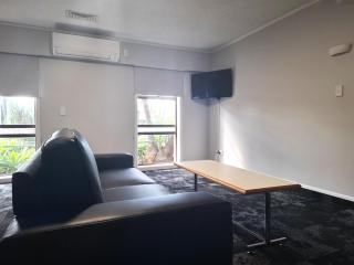 Beetham Park Motel - 8