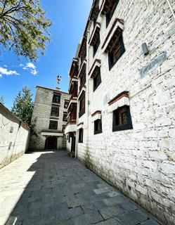 Shambhala Palace Hotel - Lhasa - 1