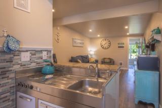 Hear the Surf at Sea Star Condo - Unit J - 2