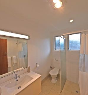 Golden Aura Suites - 8