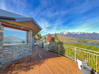 Luxury Stay with Lake & Mountain Views - 6