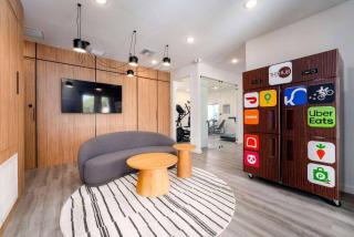 3 BD 3 BA The Hub At Westside 3248 TT - 1