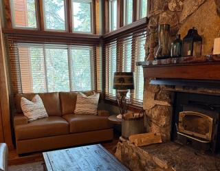 Mountainback 79 Loft Den - 4