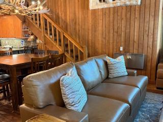 Mountainback 79 Loft Den - 5