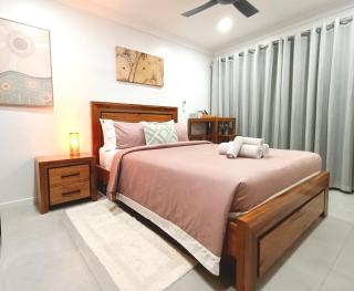 Private Studio with Free Parking - 0