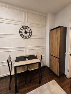 Black Crown Suite Central Hannover - 8