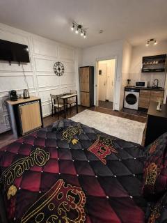 Black Crown Suite Central Hannover - 7