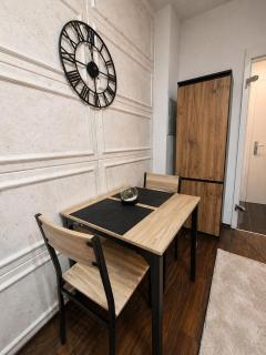 Black Crown Suite Central Hannover - 4