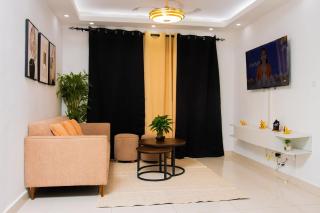 3 Bedroom Apartment Near Airport Fast WiFi Air Conditioning - 4