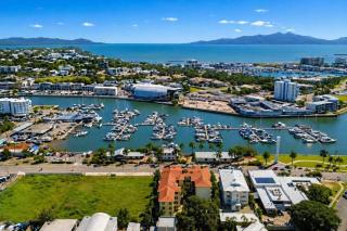 Marina View Studio - Steps away from CBD, Ferry & Stadium in Townsville - 1