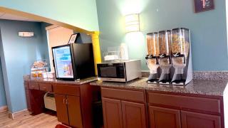 Super 8 by Wyndham Marianna I-10 - 4