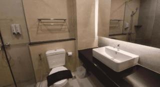 L Hotel - 6