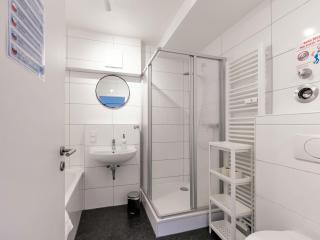 BudgetRoom 3 BR perfect for Teams - 8