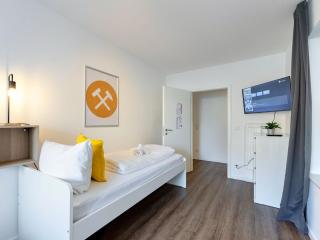 BudgetRoom 3 BR perfect for Teams - 9