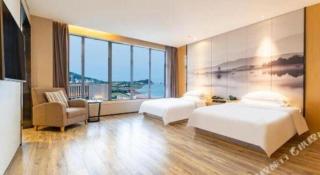 Qingdao Elegance Hotel - 9