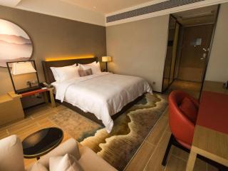 Echeng Hotel Laibing Jinxiu Shuidian Tower - 1