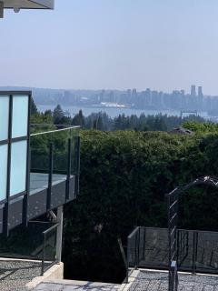 Brand new 2 bedrooms - 1