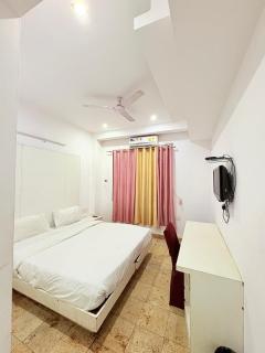 Hotel Tjs Grand, Karol Bagh - near Sir Ganga Ram Hospital - 1