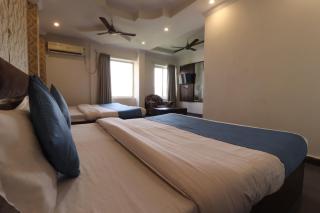 Ganga Palace Near Vishwakarmaghat - 4