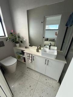 Stylish Private Room with Ensuite 20 mins to CBD - 5