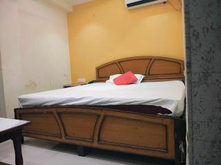 Hotel O M S GALAXY - 7