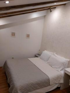 Quiet Central Split Apartment - 5 min Walk to Split Old Town and Bacvice Beach - 7