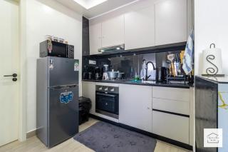Upendo Bliss- heated pool , gym , sauna, beautiful balcony with sliding door for seamless outdoor and indoor living - 4