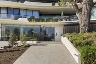 Azure Horizon - Bay Views & Rooftop Spa - 8