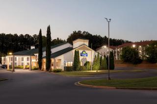 Days Inn & Suites by Wyndham Peachtree Corners Norcross - 7