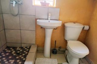 Budget Stays at Olivia Pines Guesthouse - 7