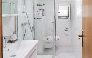 Lovely Apartment In Sveti Filip I Jakov - 1