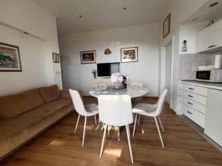 Guest House Kono - Two-Bedroom Apartment with Balcony and Sea View - Marka Gjaje Street - 1