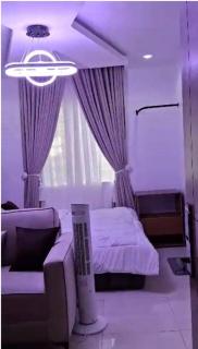 Modern Studio • Central Surulere • WiFi, TV &AC - Apartment - 1