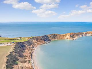 Min Y Traeth By The Beach - 9