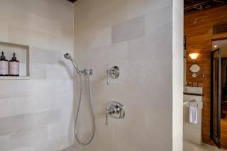 Villa Oost Indies - Luxury Joglo Villa Seminyak, Walk to Beach, Staff - 2