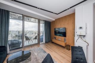 24-166 Taryan Towers, Ioanna Pavla 2, Kyiv centre, stunning city view, 15 kW backup power, spacious Petrovdom Apartment - 1