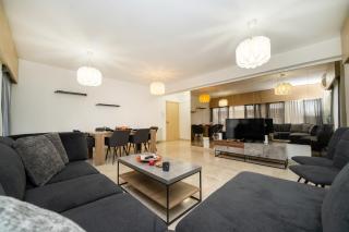 3 bedroom flat near center - 0