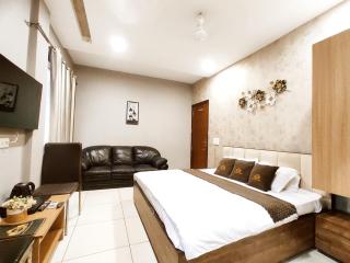 HOTEL ROYAL CROWNE - Resort, Swimming Pool, Banquet Hall, Premium Rooms - 5