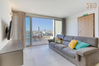Sea View Penthouse with Stunning Marina View in Pieta - 1