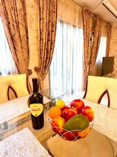 Villa Deluxe for 8 with Large Pool & Terrace - 1