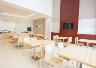 City Comfort Inn Zhanjiang Shimao Building Chikan Old Street - 6