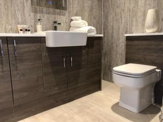 Studio Guesthouse Apartment - 4 mins from airport - 2